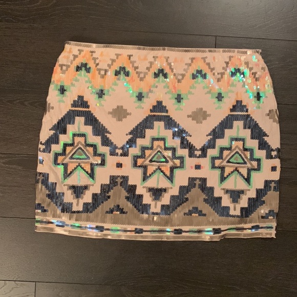 NWT Sequins beige mini skirt fully lined - Picture 7 of 8